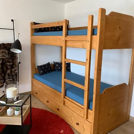 Appartement Number 8 *